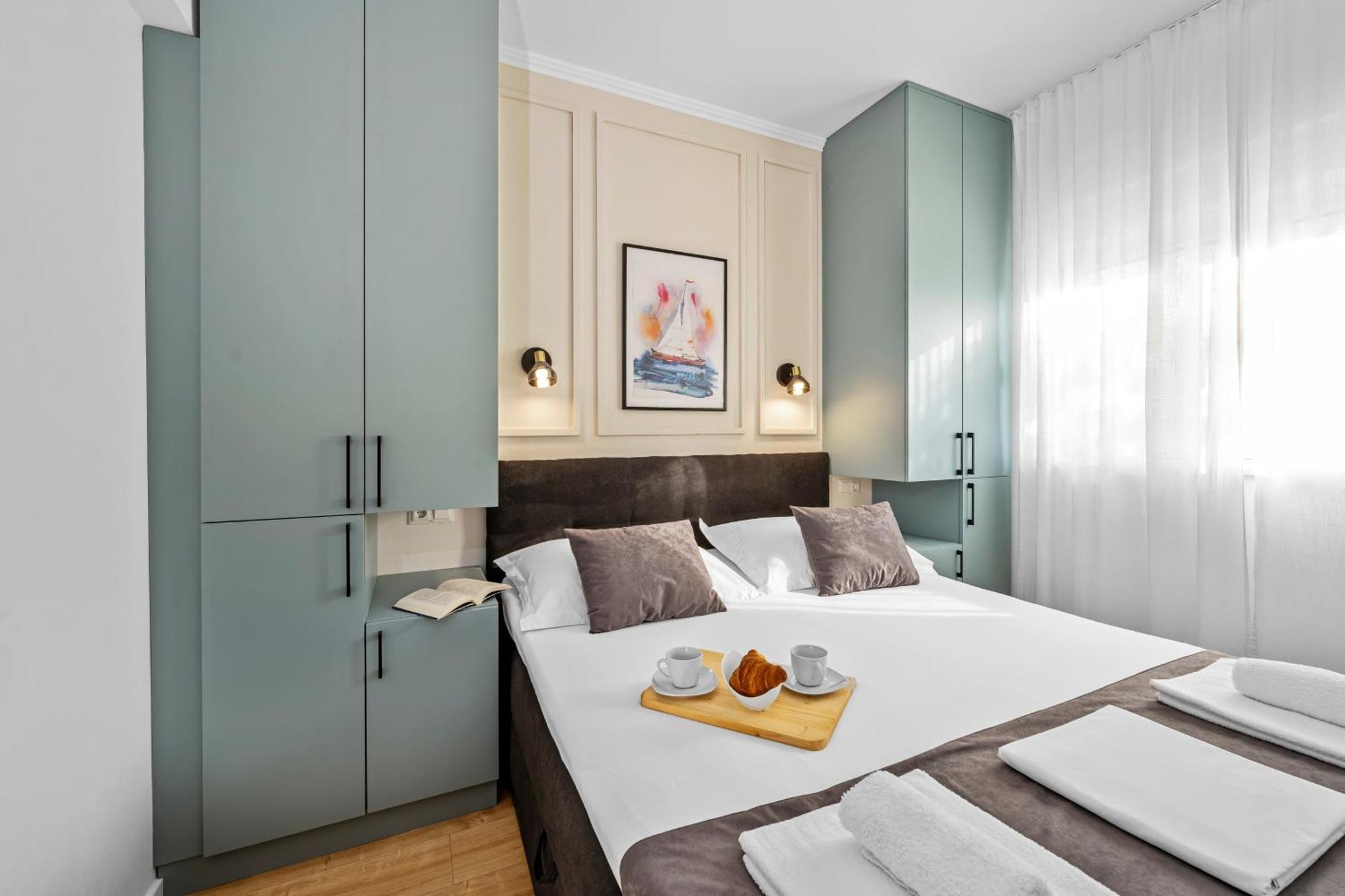 Aquarius Apartments - Beachside With Heated Pool Vodice Esterno foto