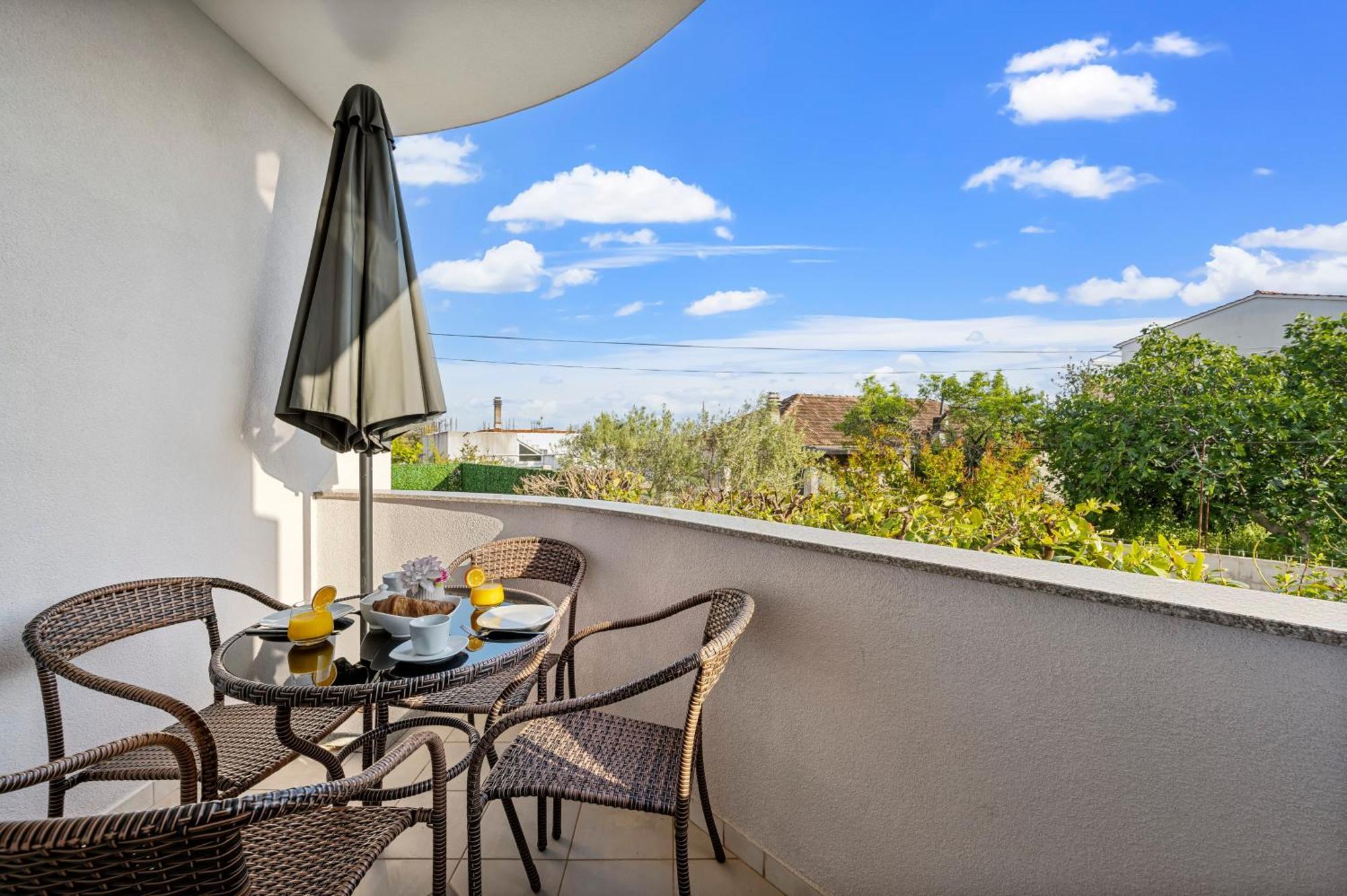 Aquarius Apartments - Beachside With Heated Pool Vodice Camera foto
