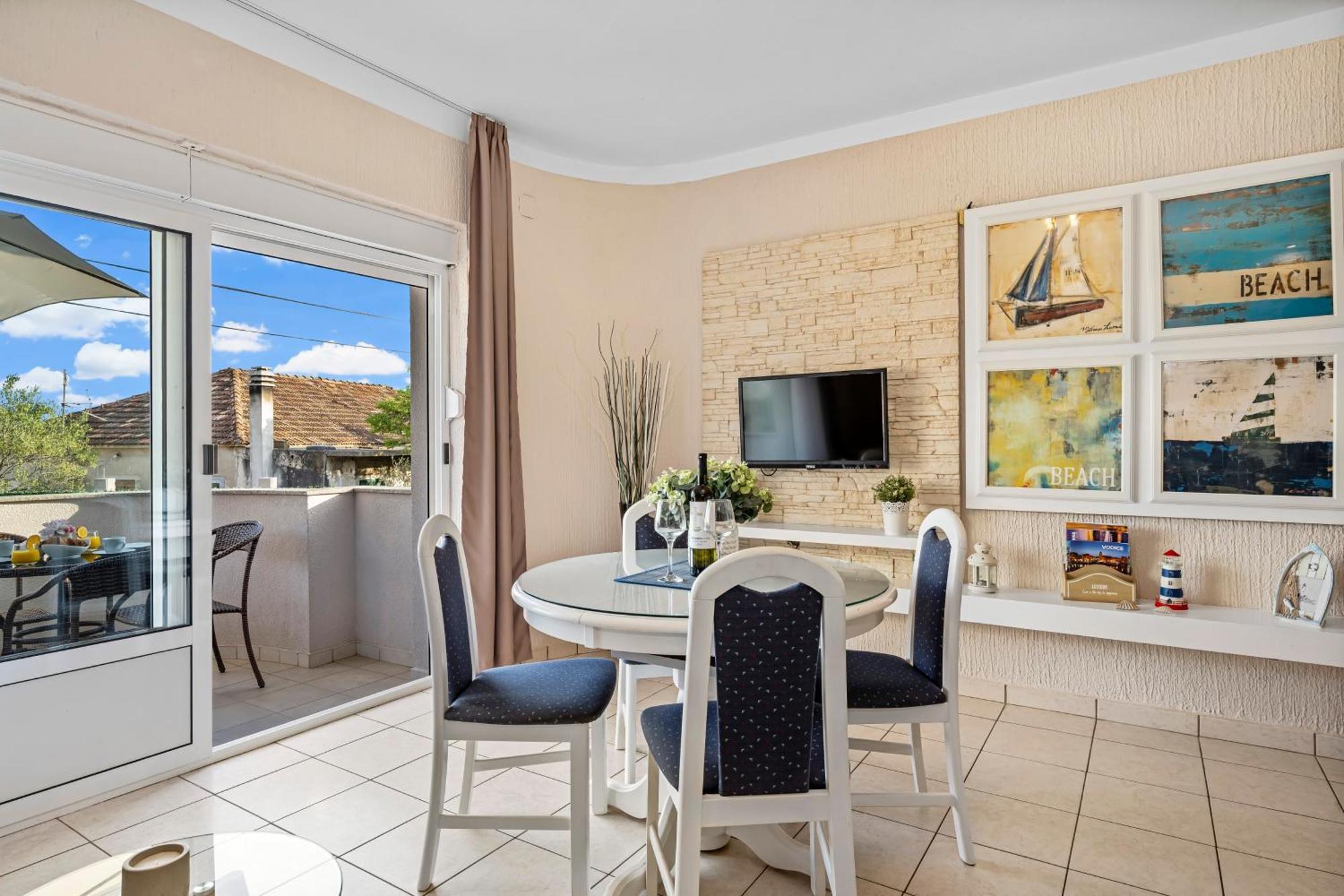 Aquarius Apartments - Beachside With Heated Pool Vodice Camera foto