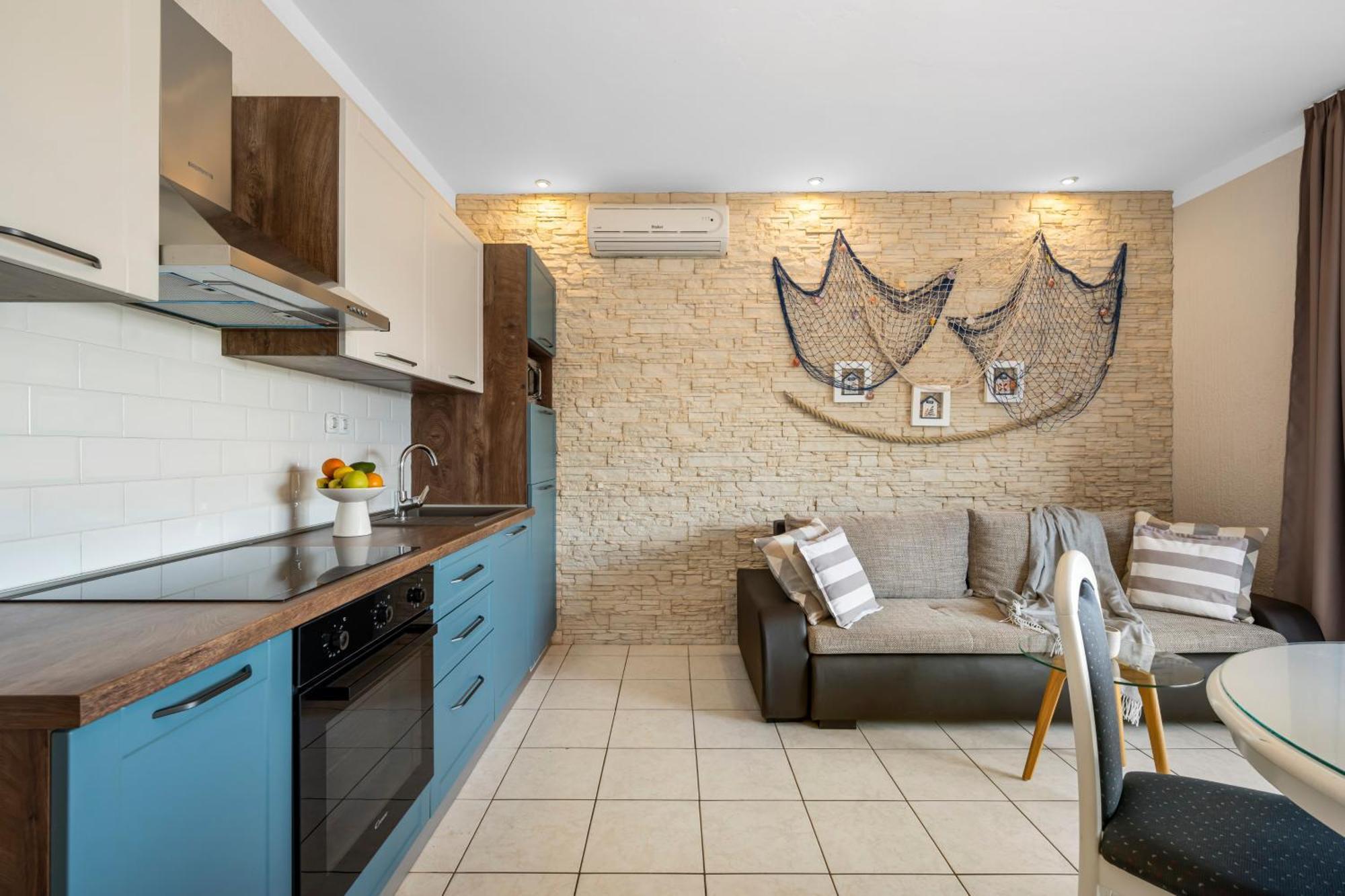 Aquarius Apartments - Beachside With Heated Pool Vodice Camera foto