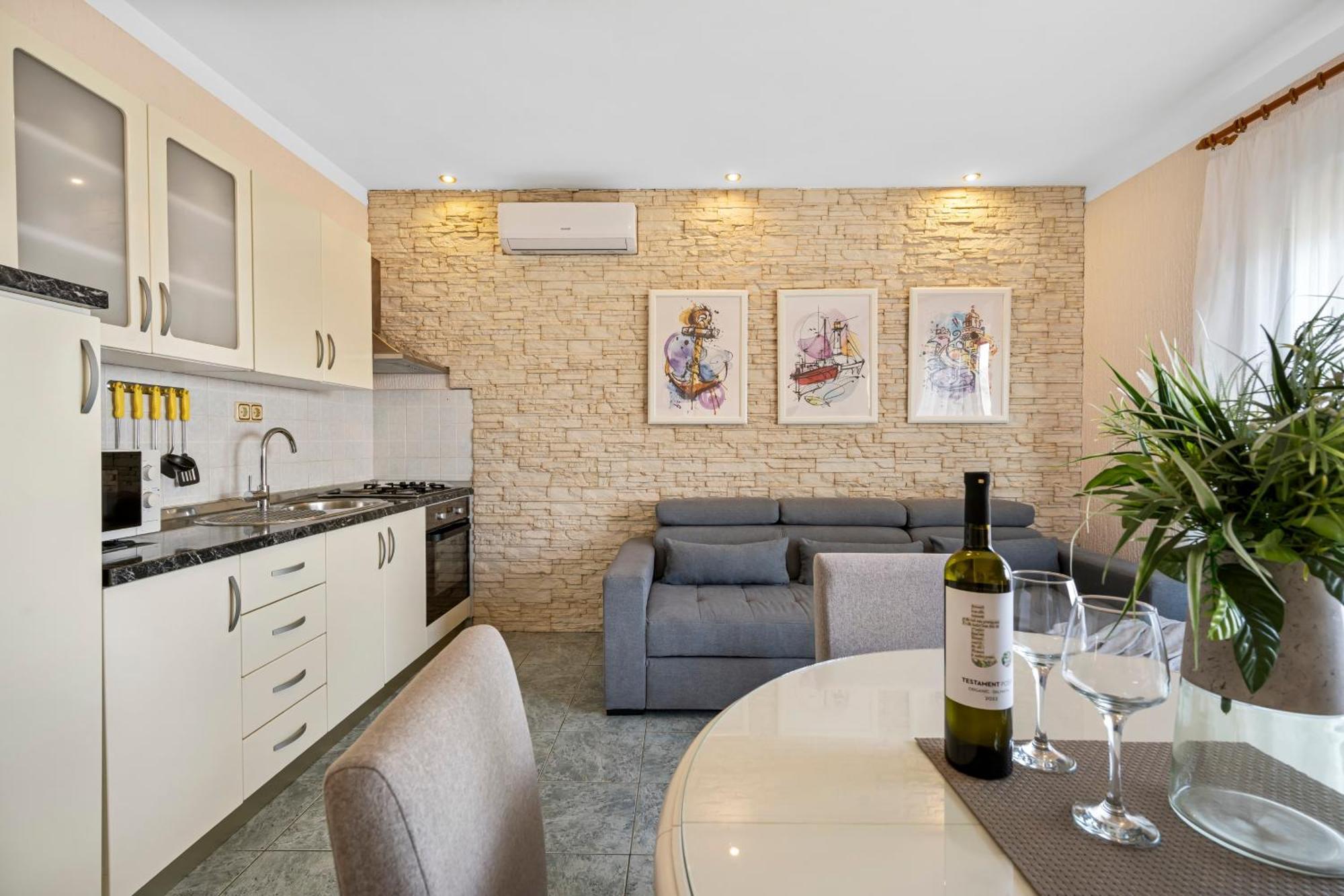 Aquarius Apartments - Beachside With Heated Pool Vodice Camera foto